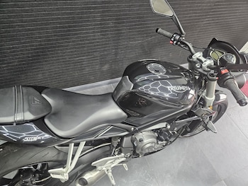 Used Triumph STREET TRIPLE S 2017 for sale - bike-78165249: Photo