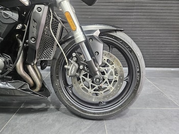 Used Triumph STREET TRIPLE S 2017 for sale - bike-78165249: Photo