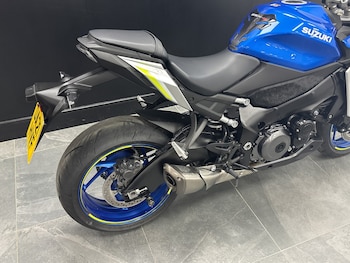 Used Suzuki GSX-S1000 2021 for sale - bike-77869218: Photo