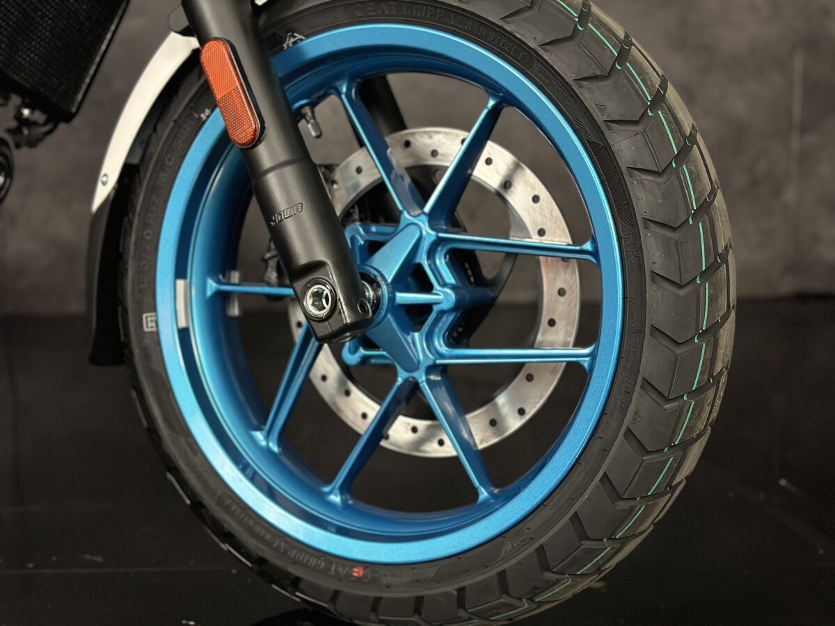 Royal Enfield Guerrilla 450