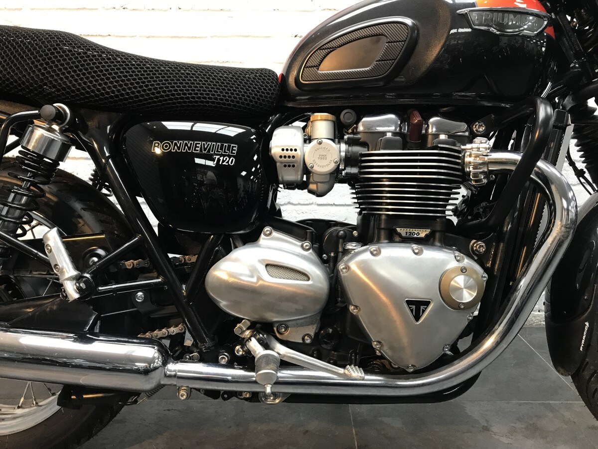 Triumph BONNEVILLE T120