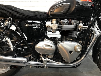 Used Triumph BONNEVILLE T120 2020 for sale - bike-77866118: Photo