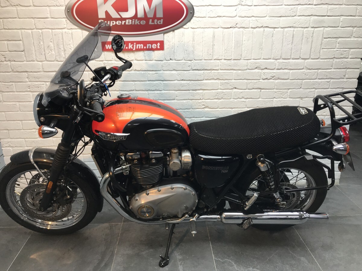 Triumph BONNEVILLE T120