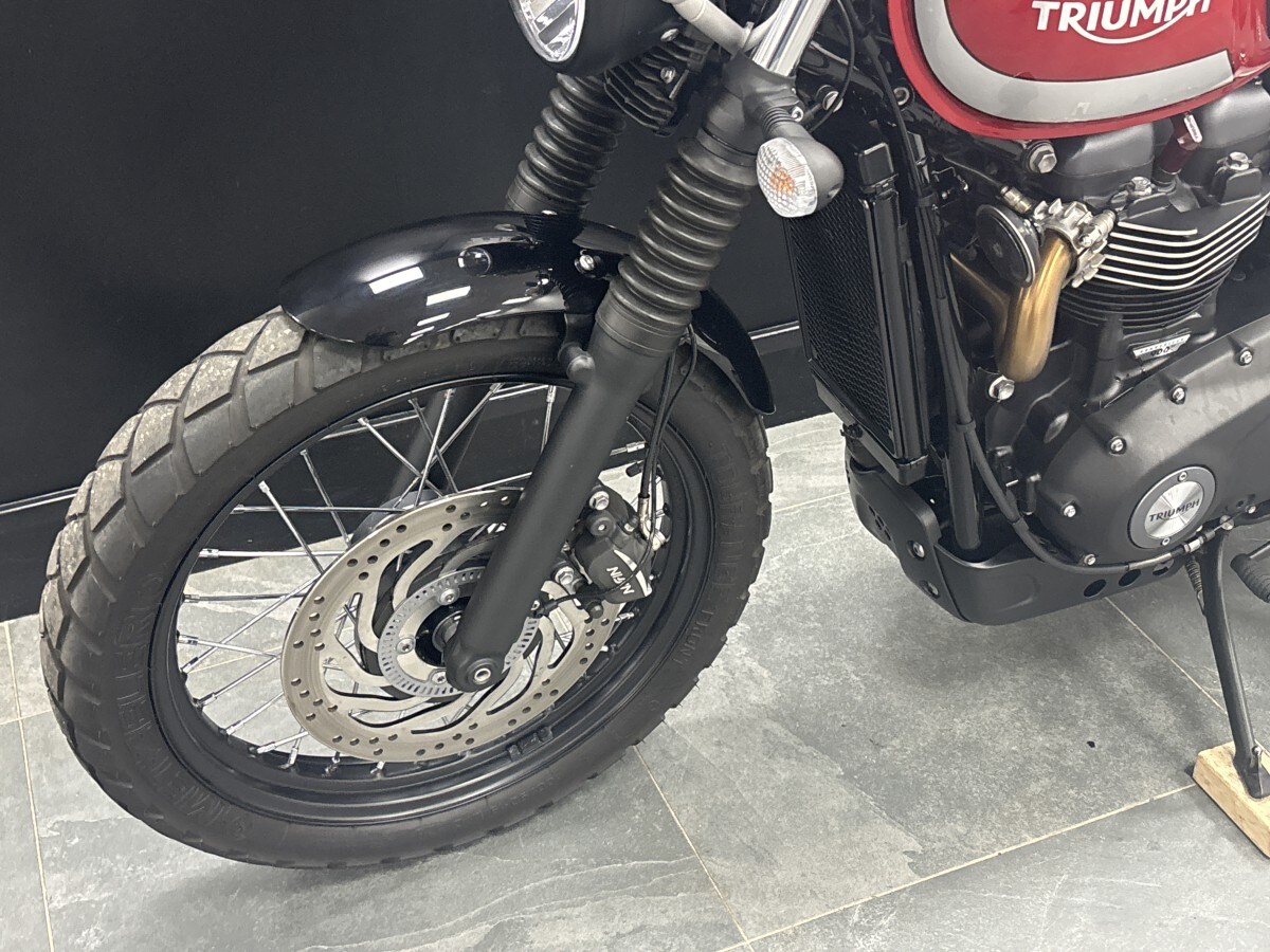 Triumph STREET SCRAMBLER 900