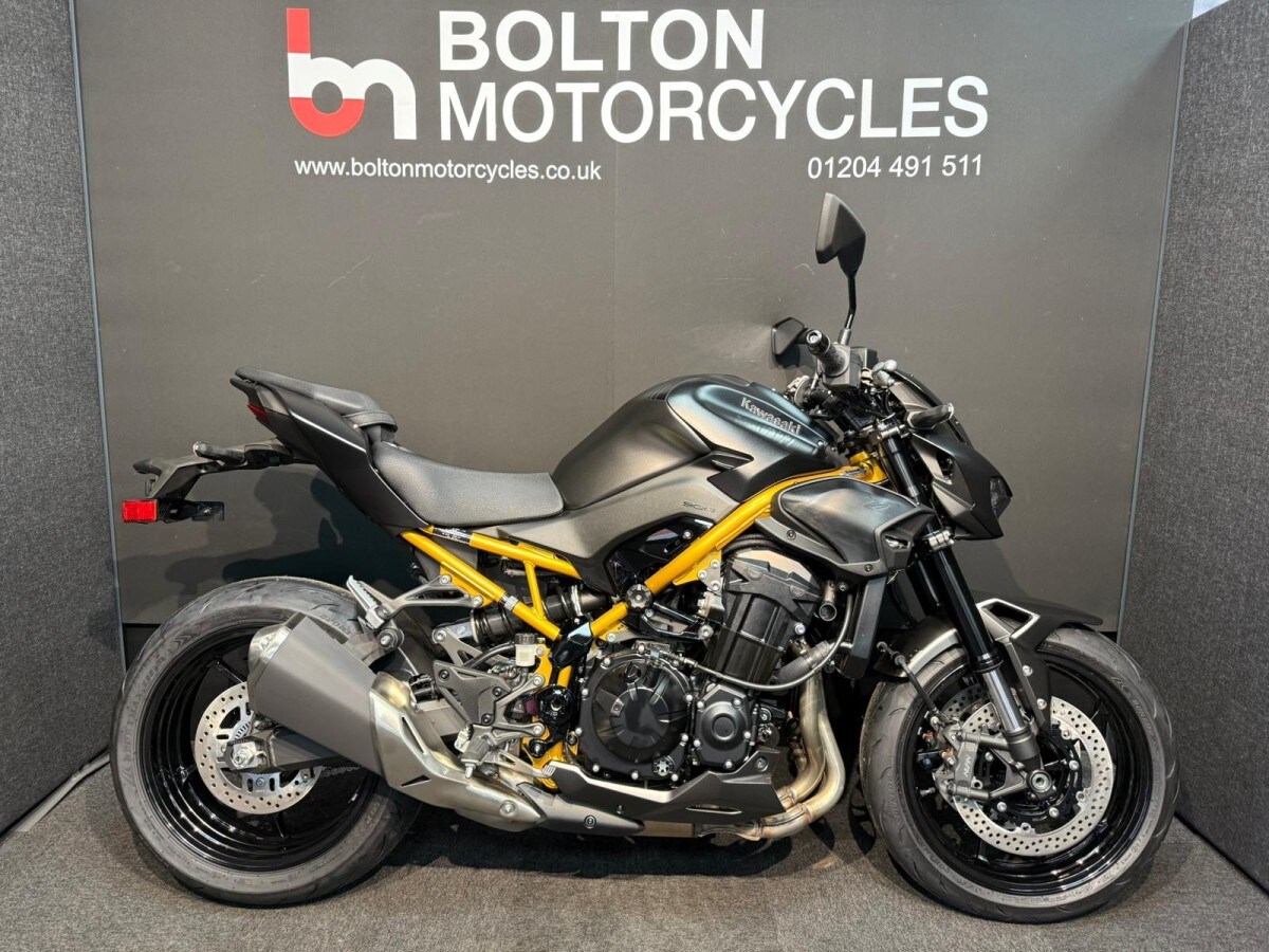 Kawasaki Z900 ZR900