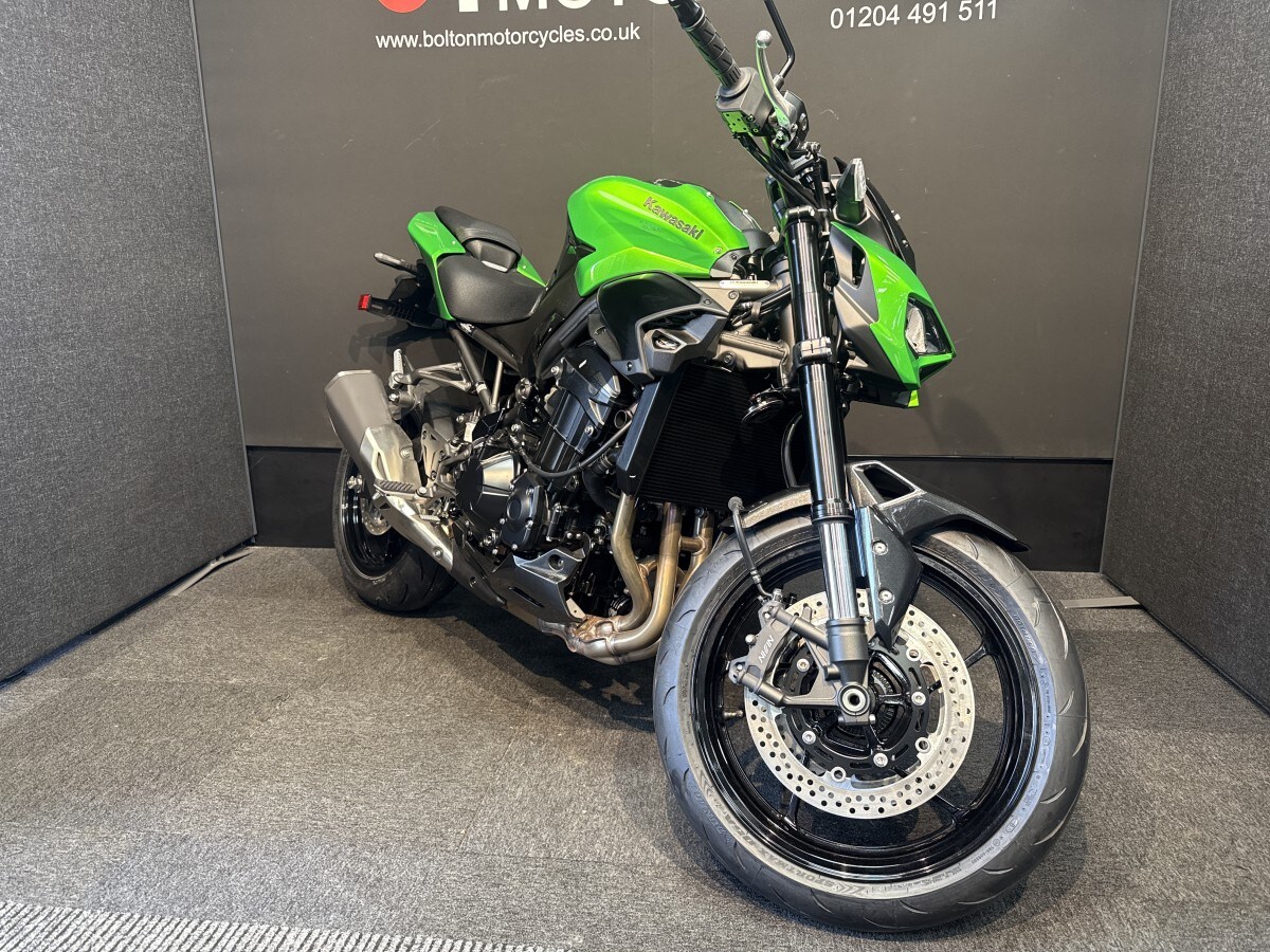 Kawasaki Z900 ZR900