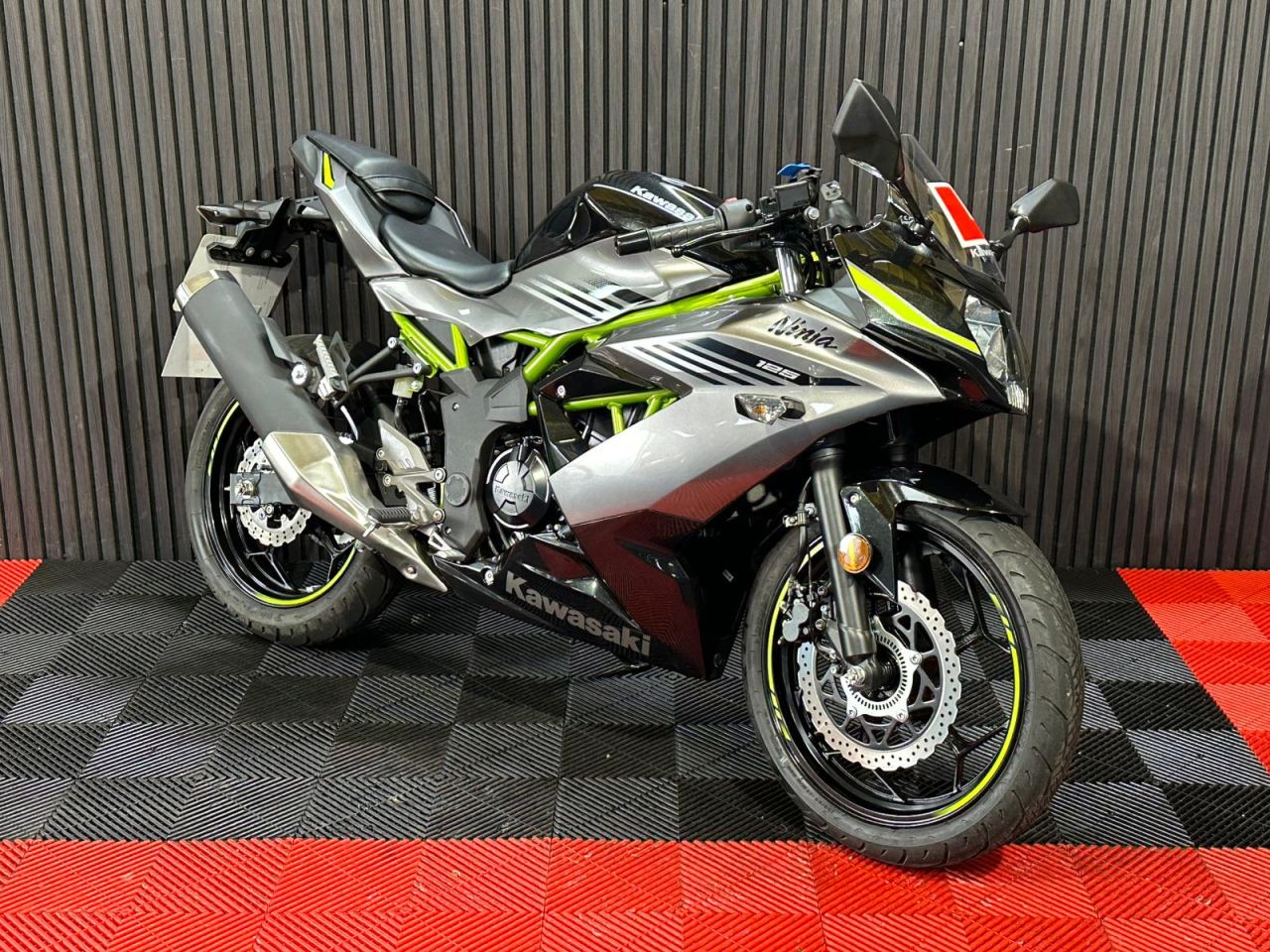 Used Kawasaki Ninja 125 for sale - 78883556: Photo 6