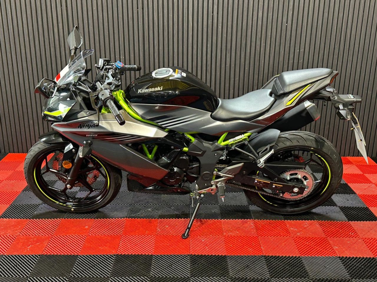 Used Kawasaki Ninja 125 for sale - 78883556: Photo 9