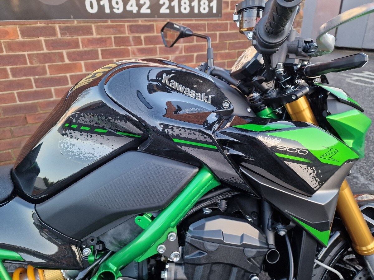 Kawasaki Z900 SE ZR900MRFNN BK2