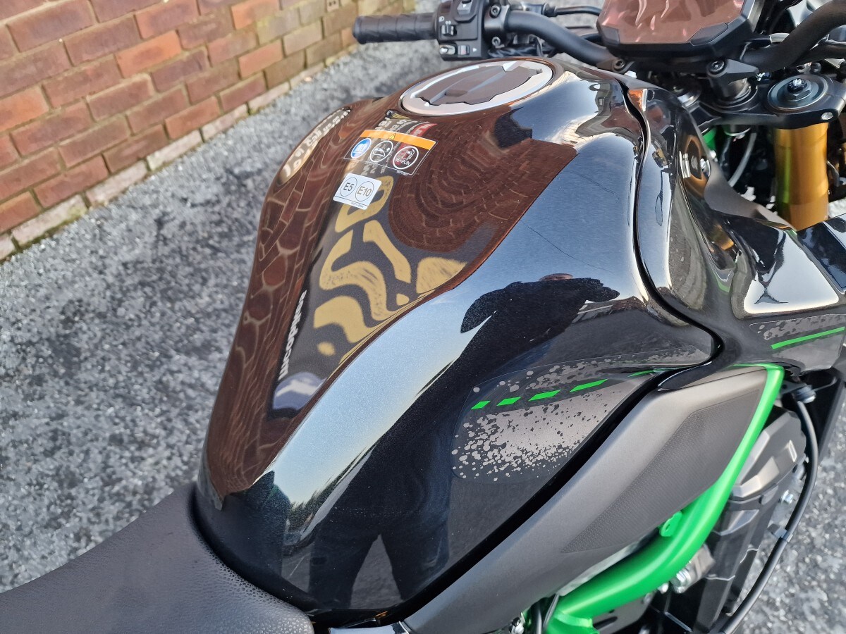 Kawasaki Z900 SE ZR900MRFNN BK2