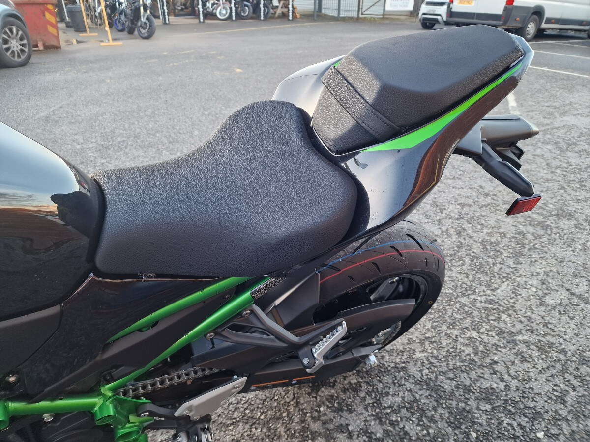 Kawasaki Z900 SE ZR900MRFNN BK2