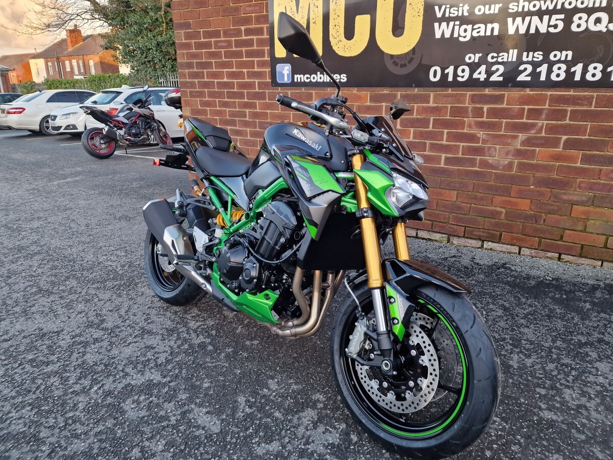 Kawasaki Z900 SE ZR900MRFNN BK2