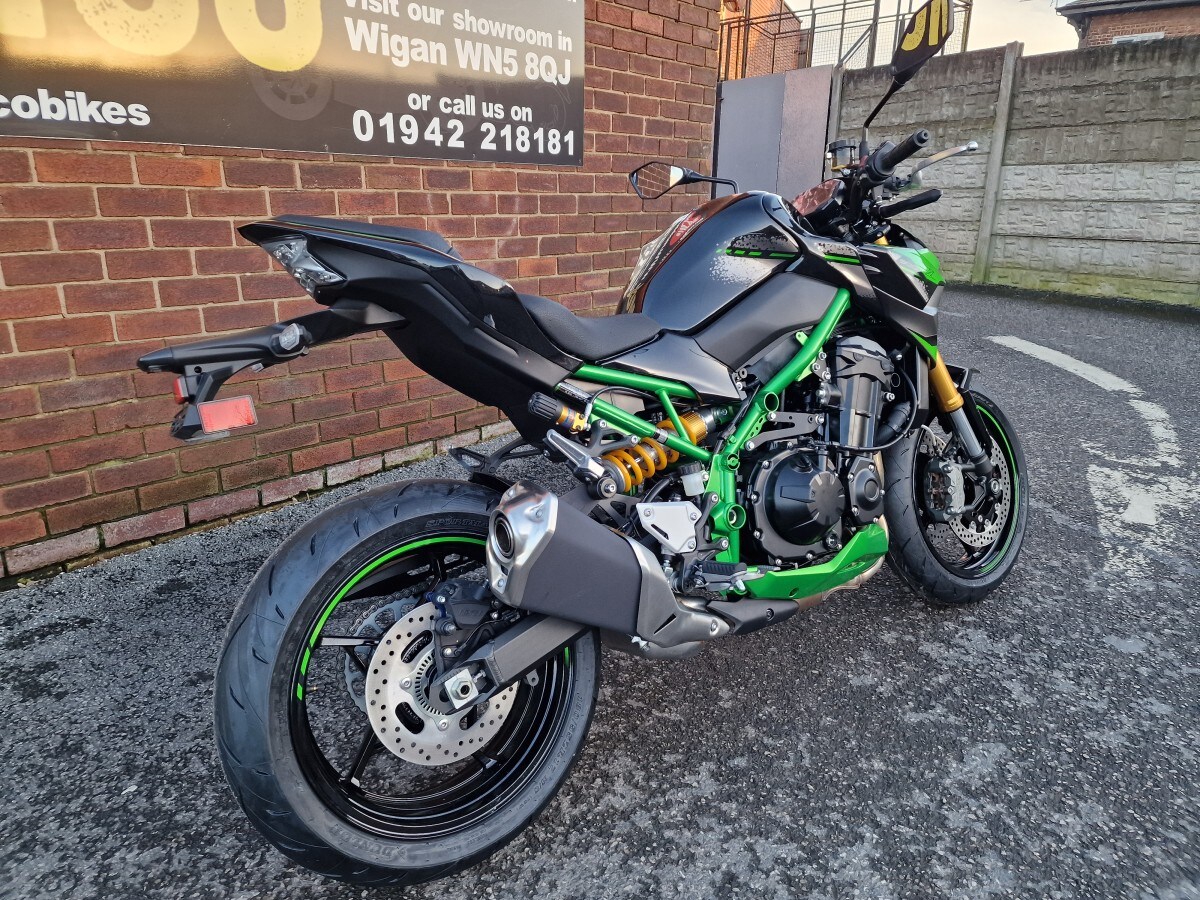Kawasaki Z900 SE ZR900MRFNN BK2