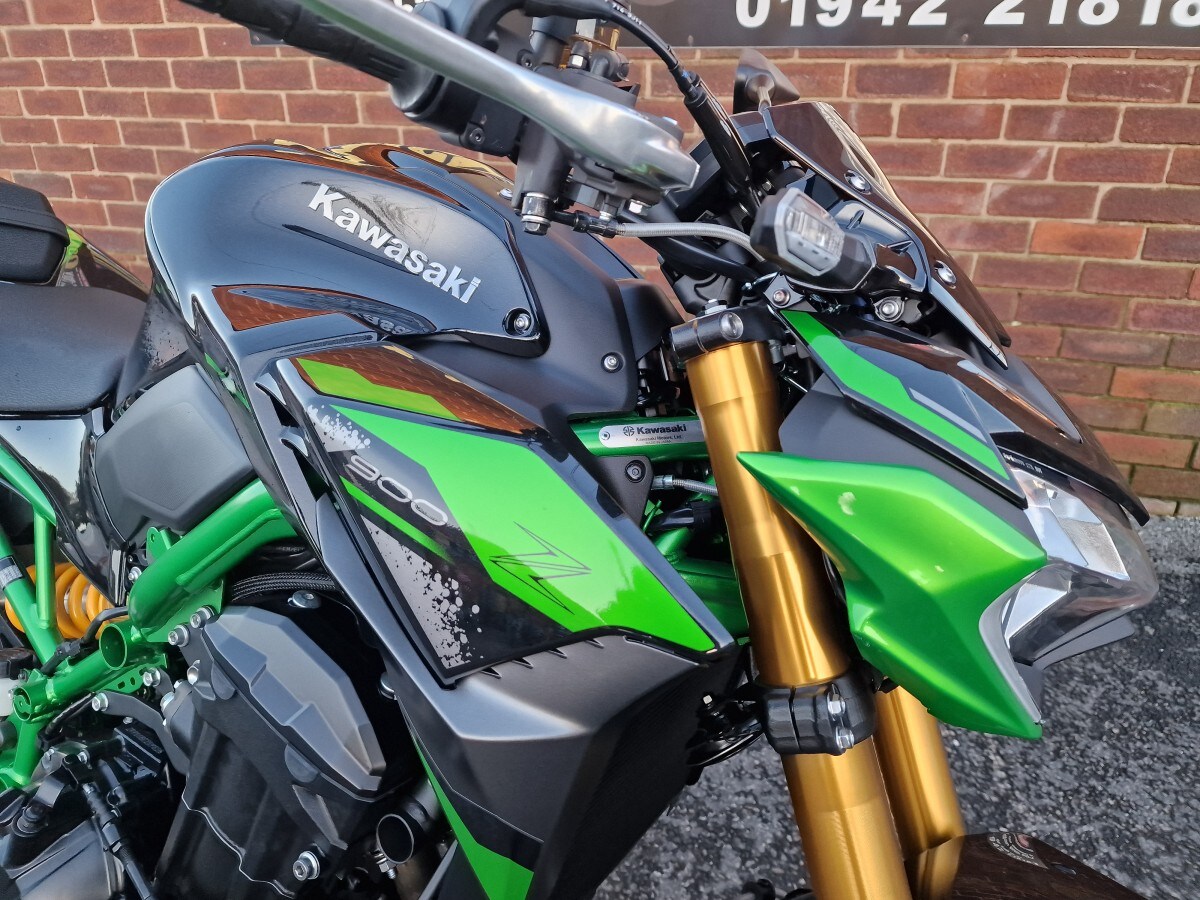 Kawasaki Z900 SE ZR900MRFNN BK2