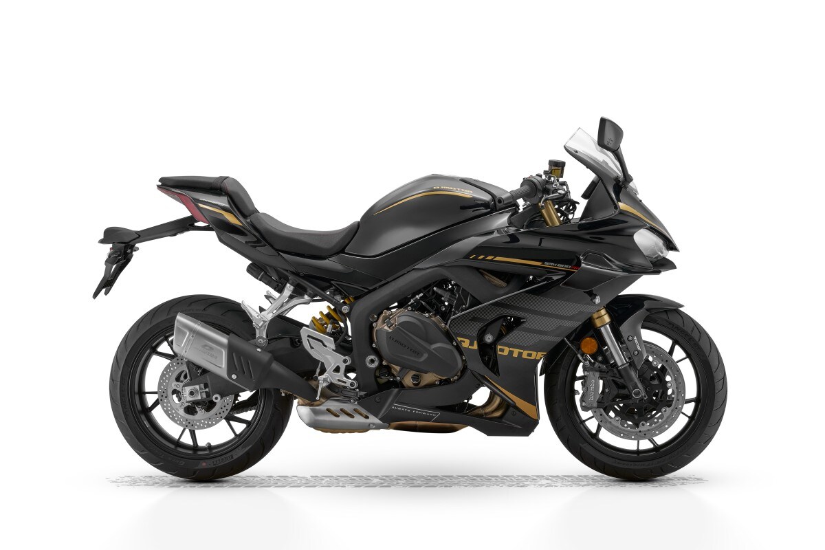 QJMotor SRK 800 RR