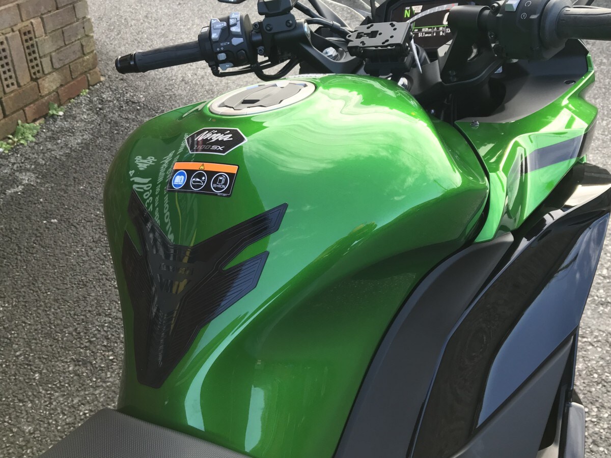 Kawasaki Ninja 1100 SX SE ZX 1100 JSFAN