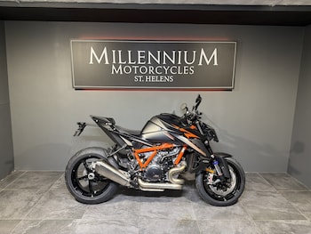 Used KTM 1390 Super Duke R EVO FINANCE FROM 3.9% APR undefined for sale - bike-77867490: Photo