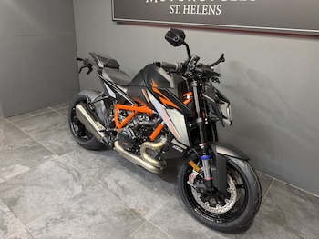 Used KTM 1390 Super Duke R EVO FINANCE FROM 3.9% APR undefined for sale - bike-77867490: Photo