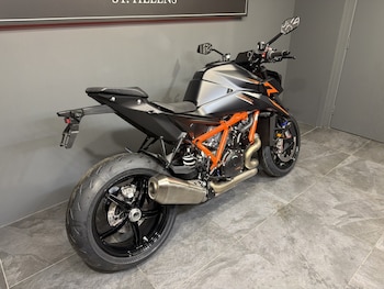 Used KTM 1390 Super Duke R EVO FINANCE FROM 3.9% APR undefined for sale - bike-77867490: Photo
