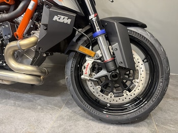 Used KTM 1390 Super Duke R EVO FINANCE FROM 3.9% APR undefined for sale - bike-77867490: Photo