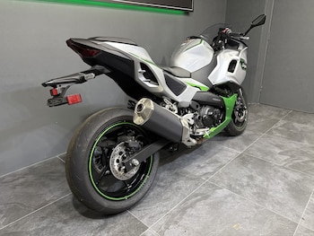 Used Kawasaki NINJA 7 HYBRID CX500ARFNN undefined for sale - bike-77866571: Photo