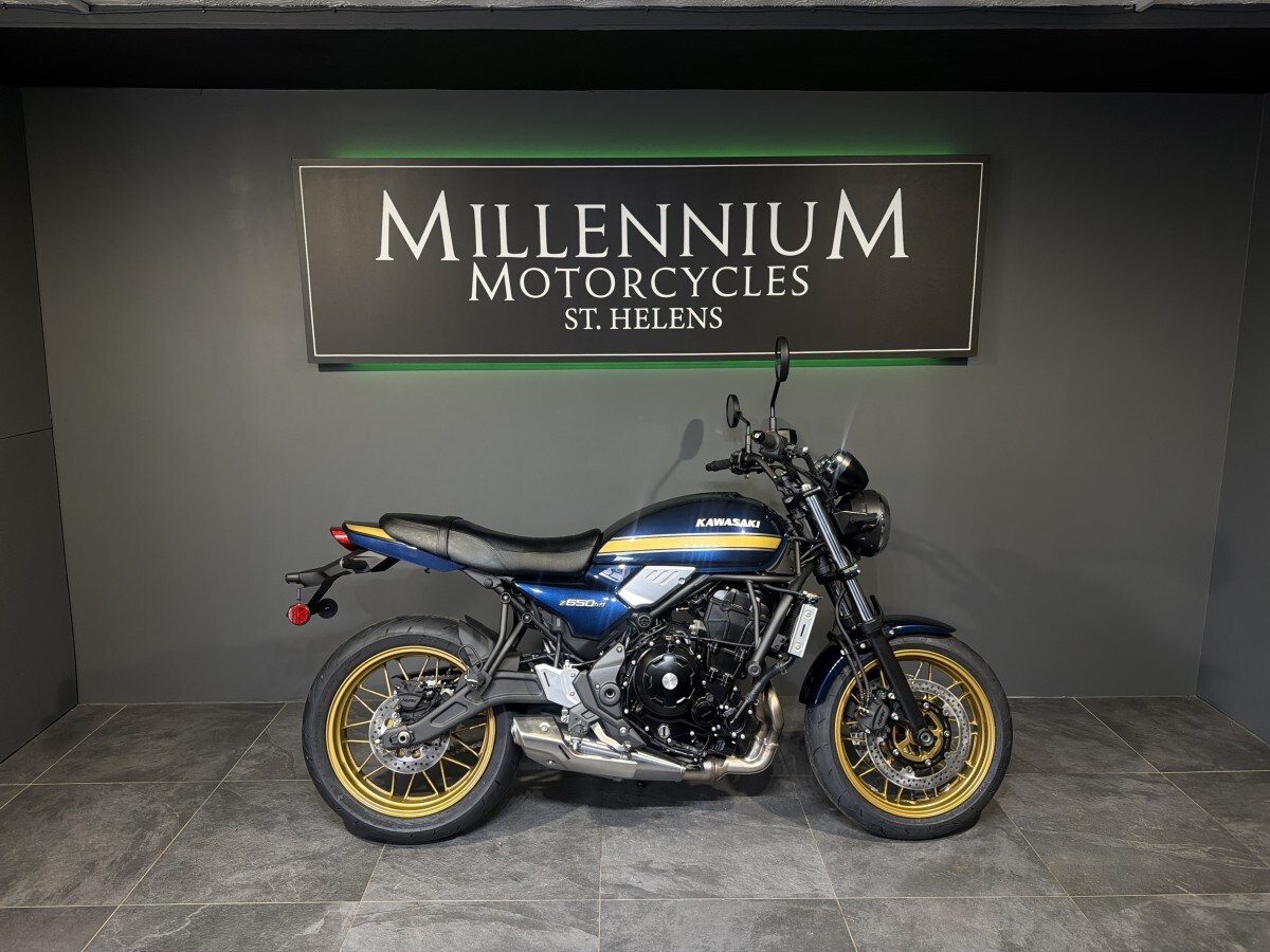 Kawasaki Z650 RS ER650RTFBB (BK1/BU1/GN1)