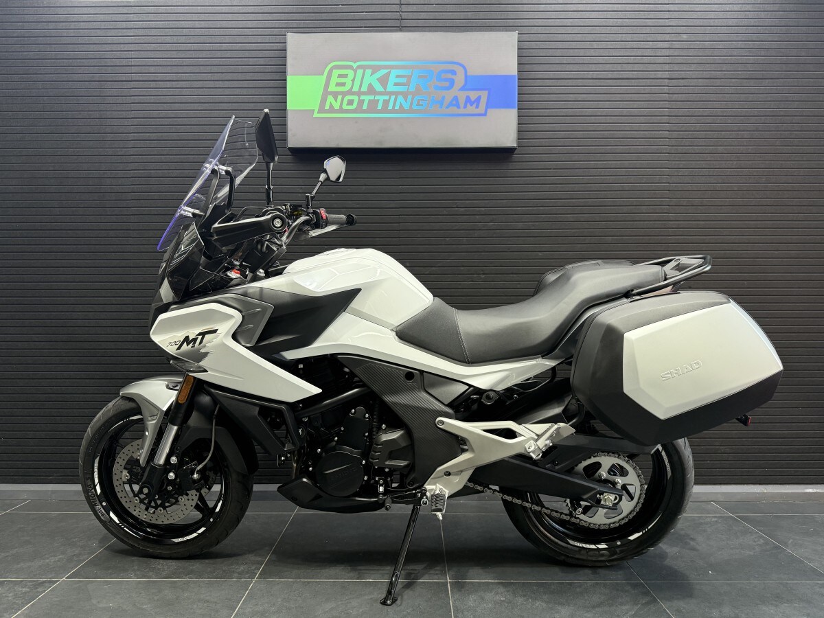 CFMOTO 700 MT