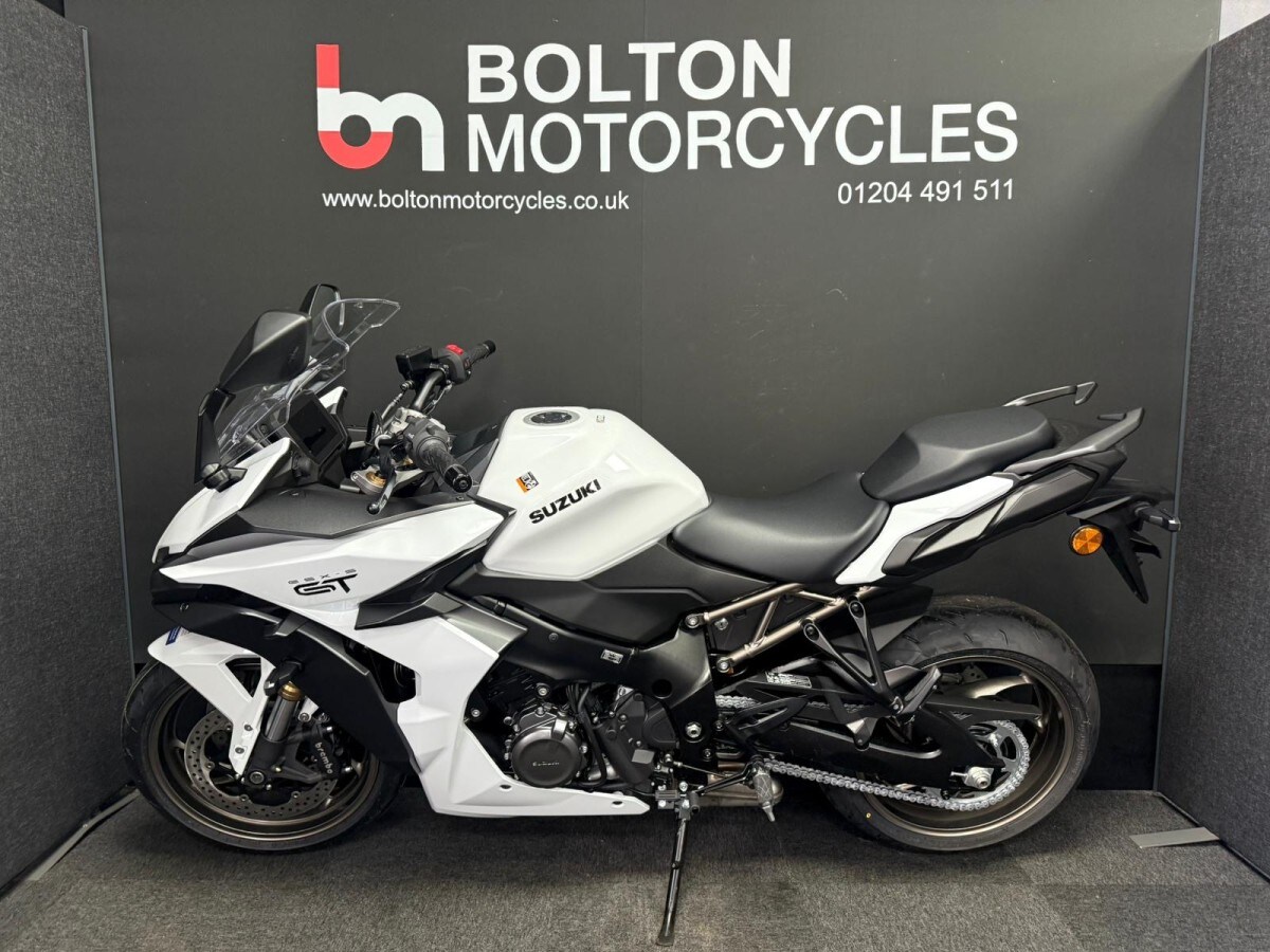 Suzuki GSX-S1000 GT+