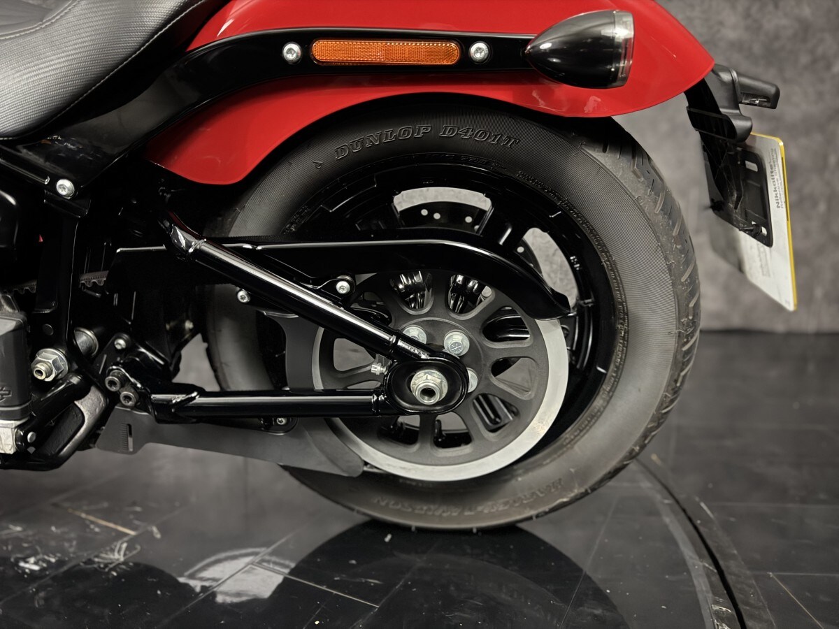 Harley-Davidson STREET BOB 114 1868