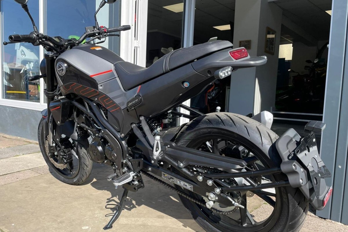 Benelli Leoncino 125cc