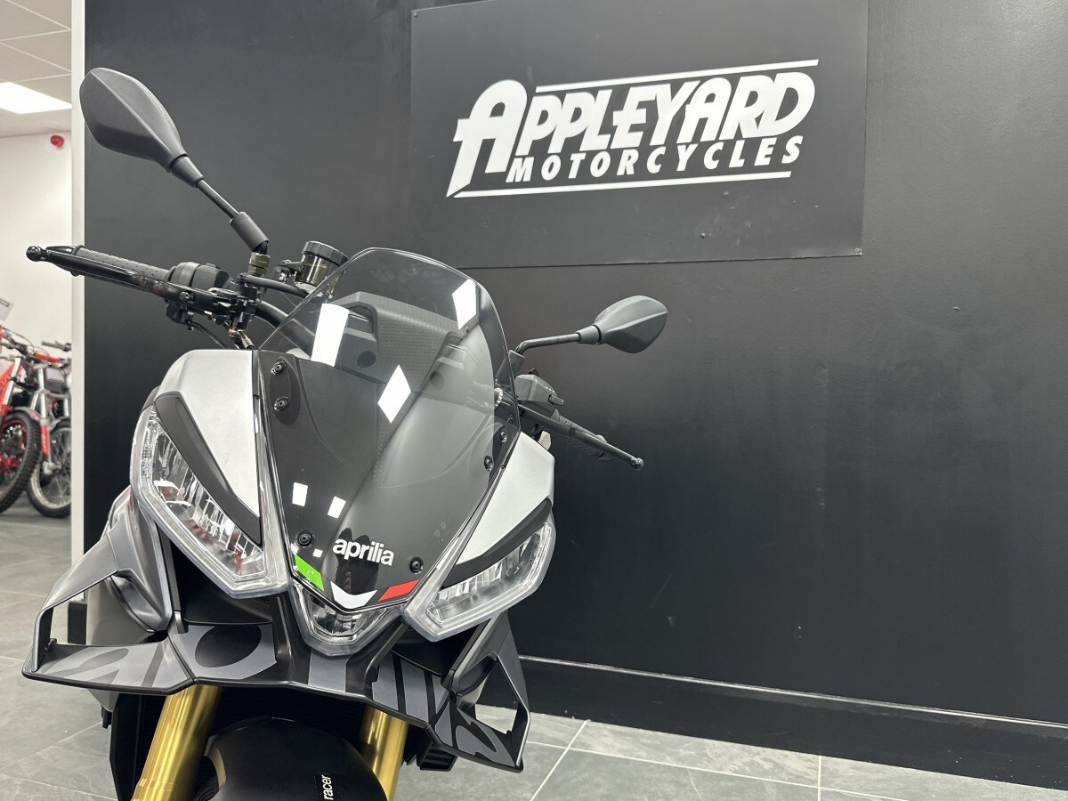 Aprilia Tuono V4 1100