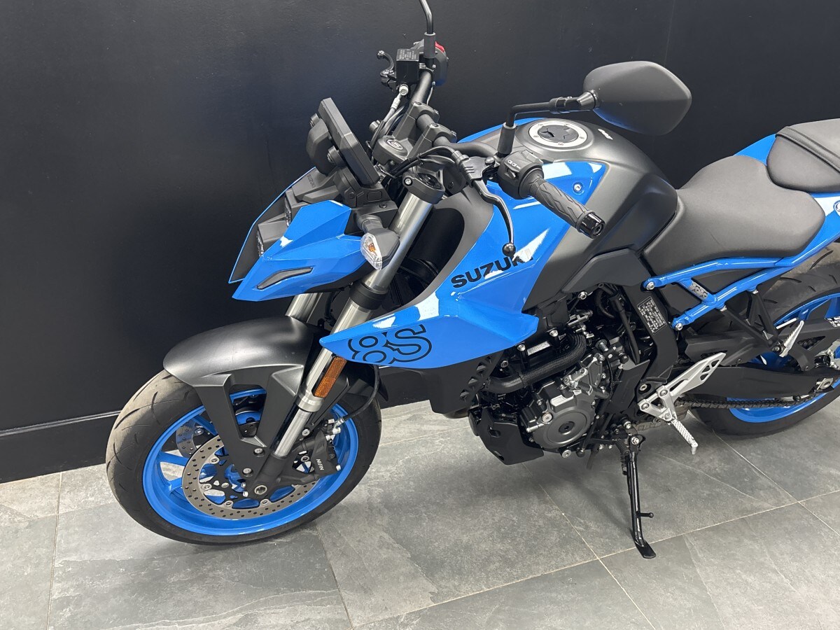 Suzuki GSX-8S
