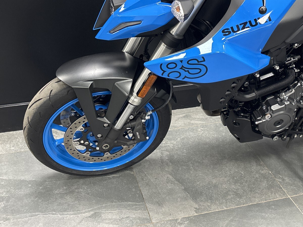 Suzuki GSX-8S
