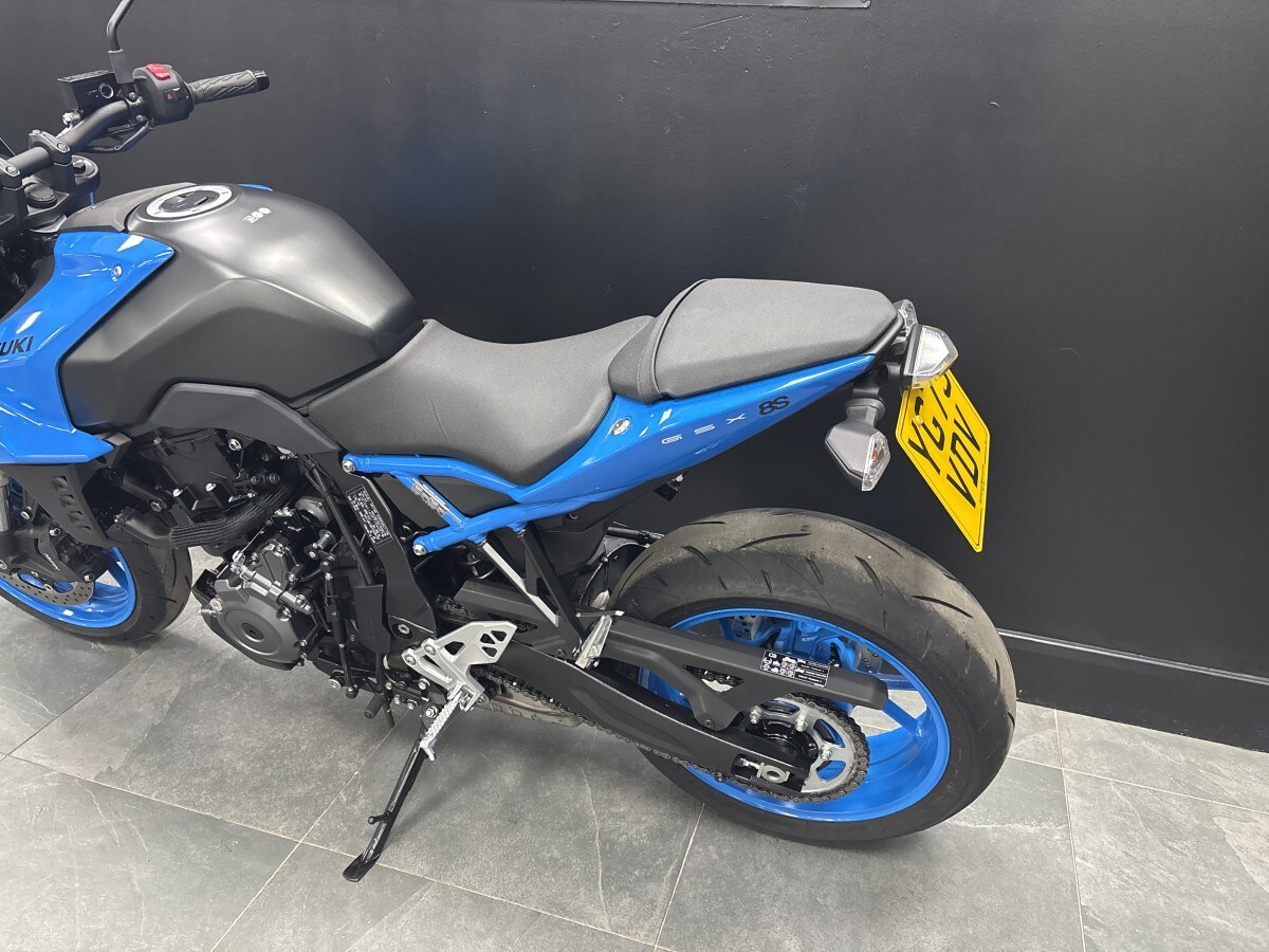 Suzuki GSX-8S