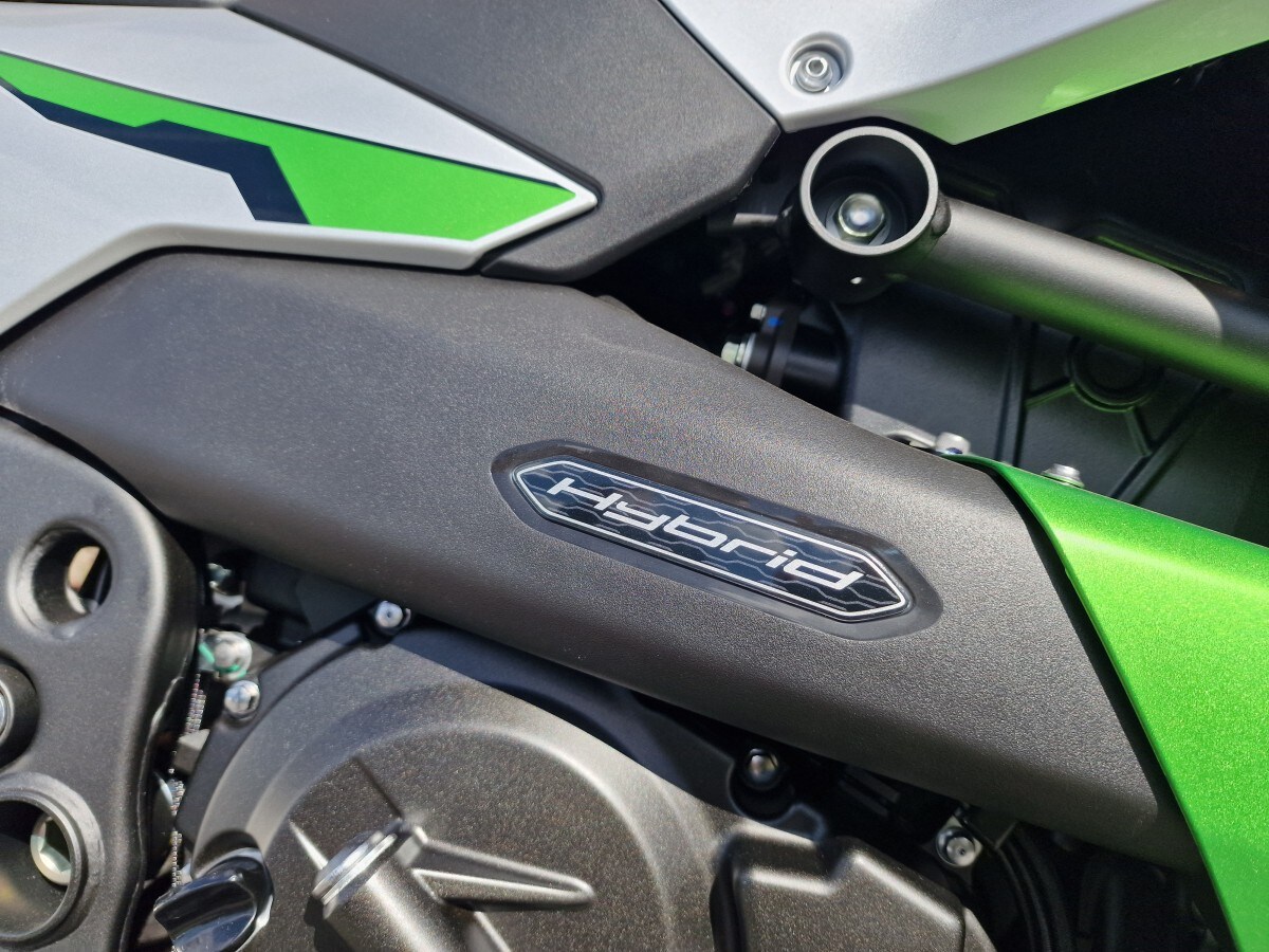 Kawasaki NINJA 7 HYBRID CX500ARFNN