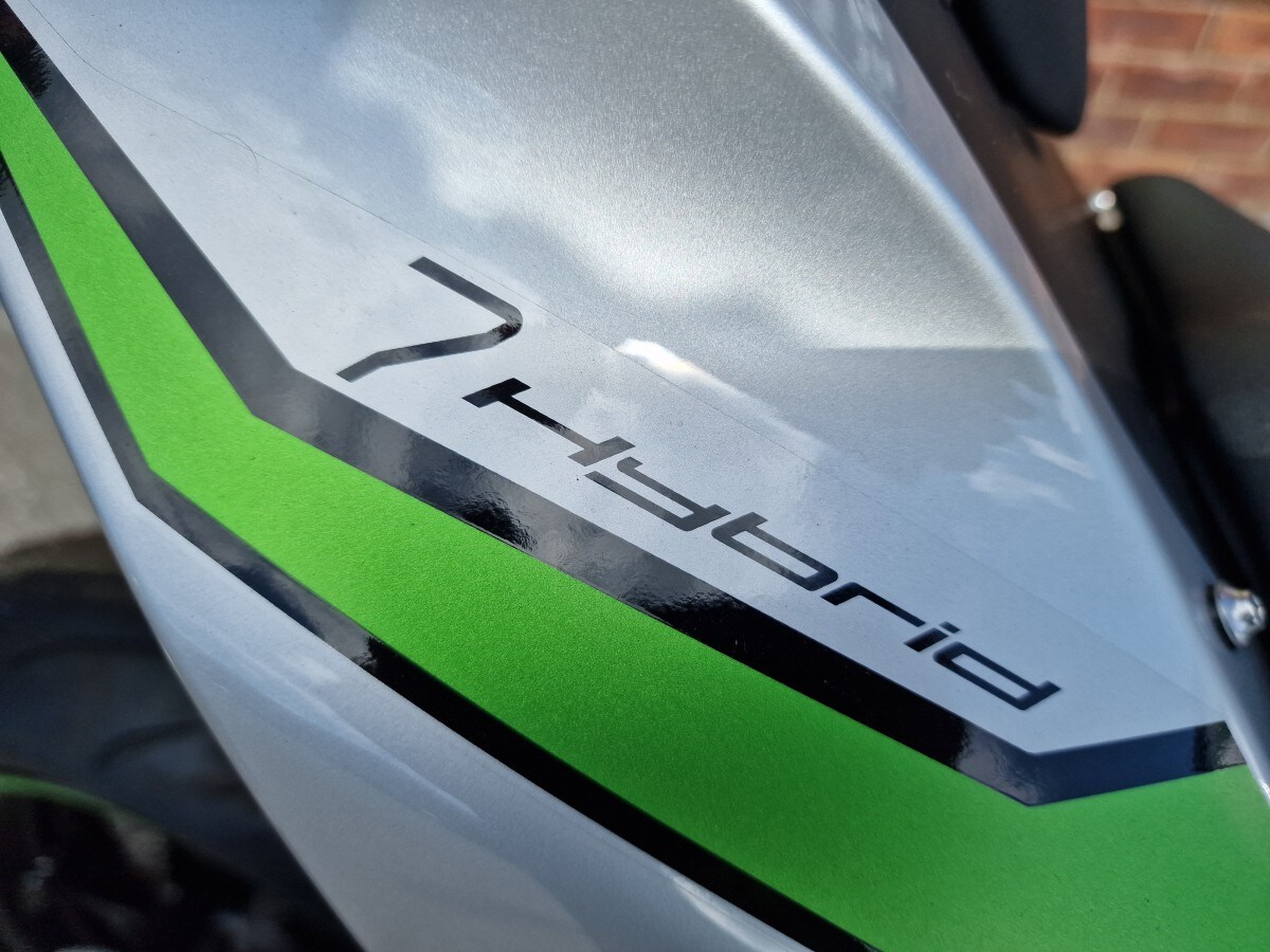 Kawasaki NINJA 7 HYBRID CX500ARFNN