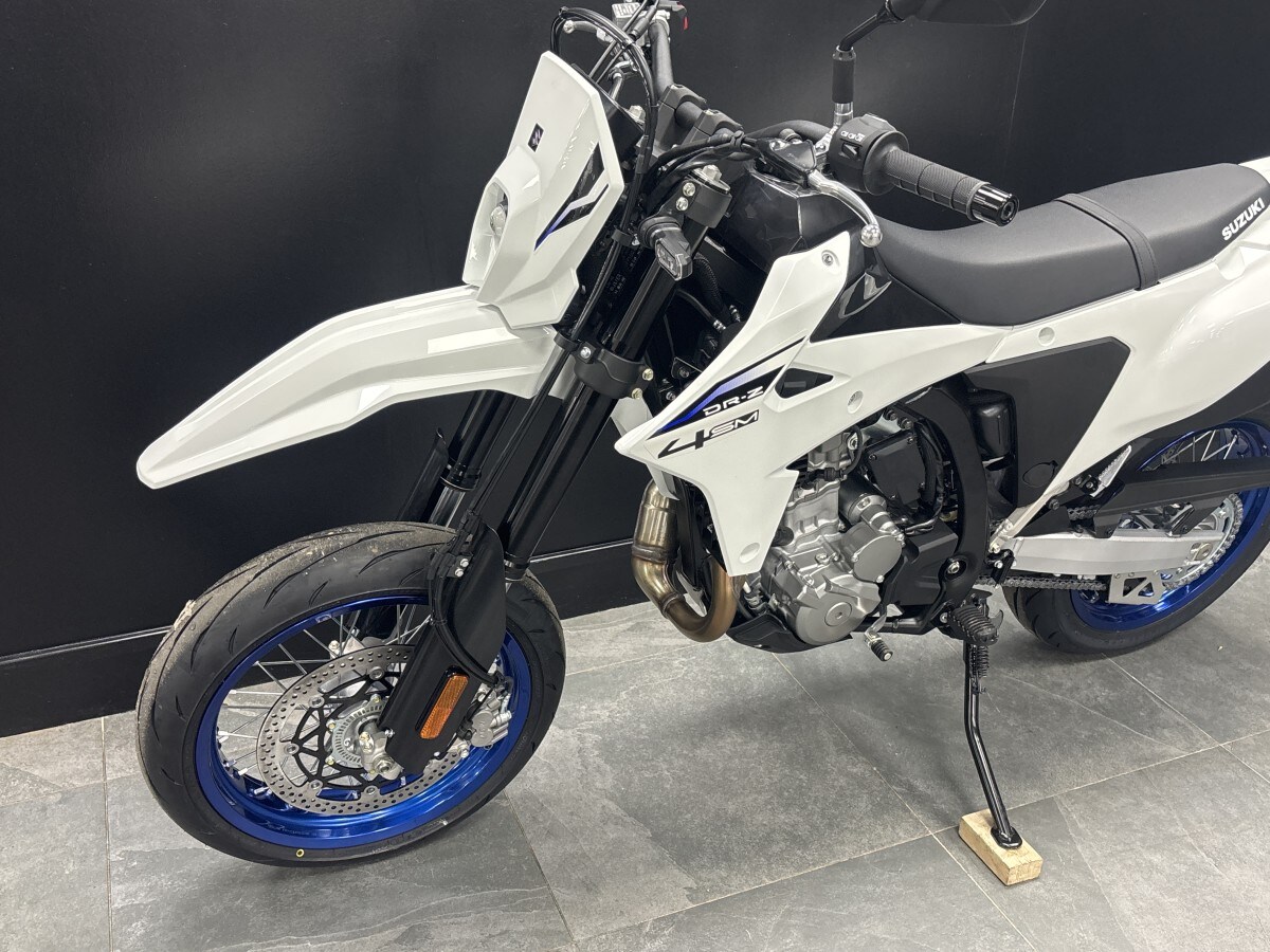 Suzuki DRZ-4SM