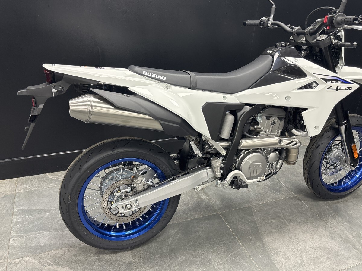 Suzuki DRZ-4SM