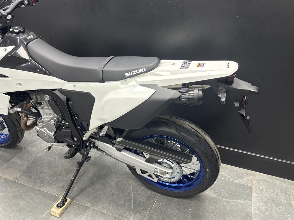 Suzuki DRZ-4SM