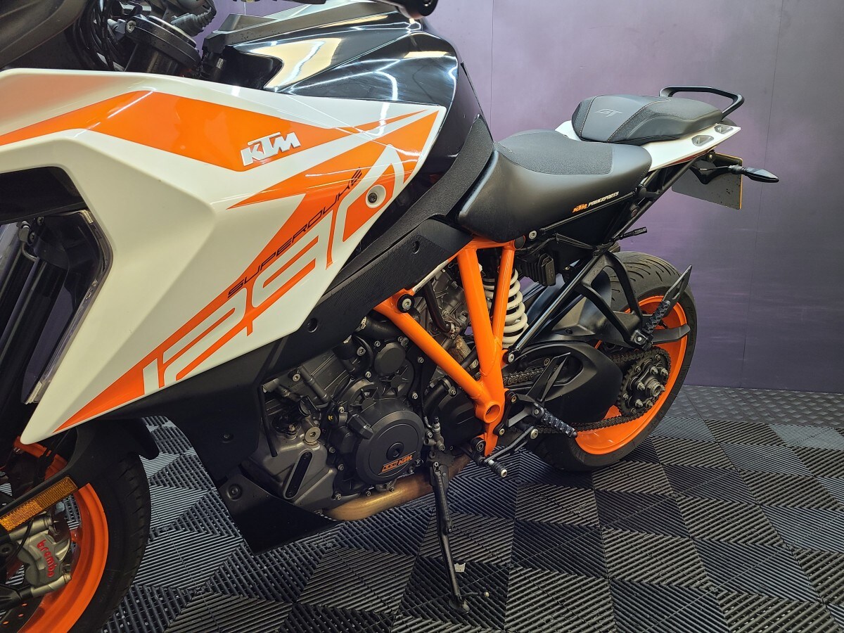 KTM 1290 SUPER DUKE GT