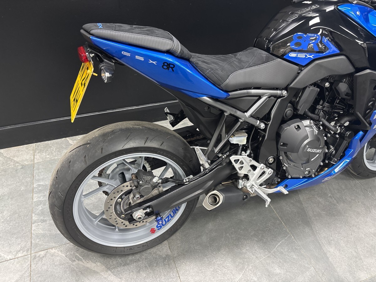 Suzuki GSX-8R