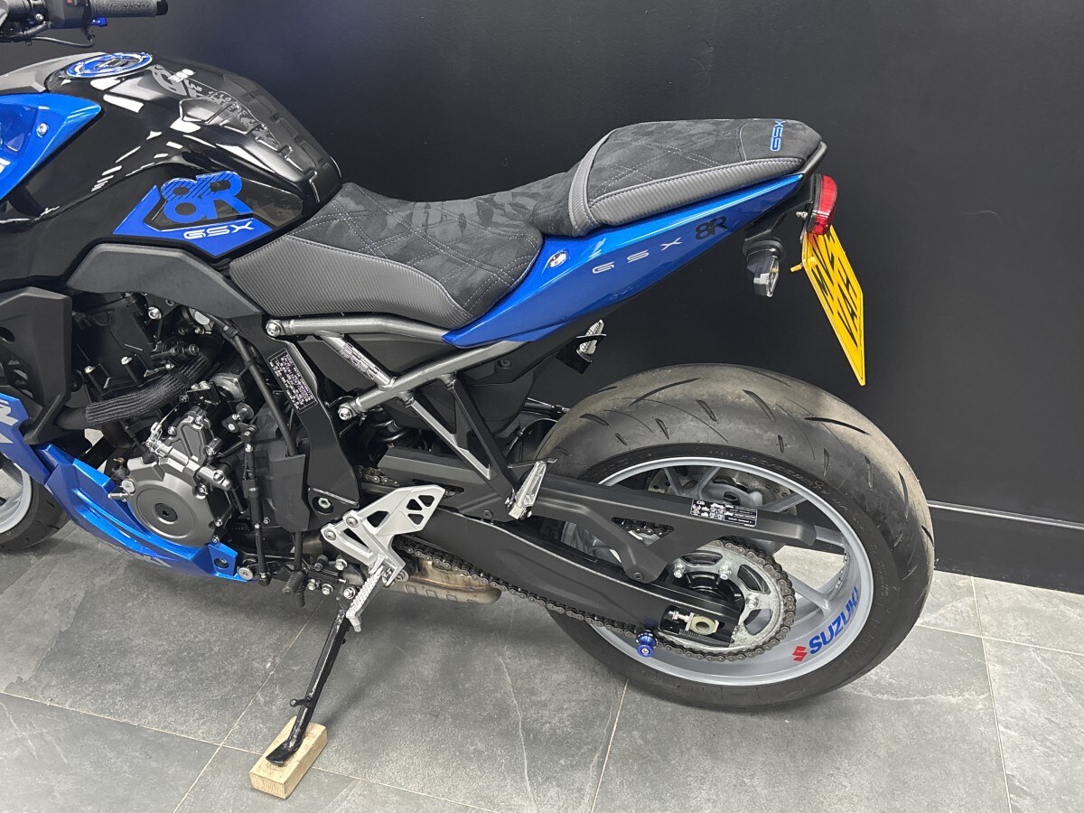 Suzuki GSX-8R