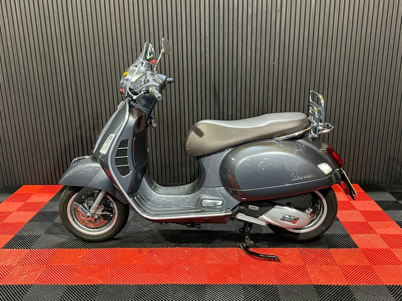 Used Piaggio Vespa GTS for sale - 78435139: Photo 11