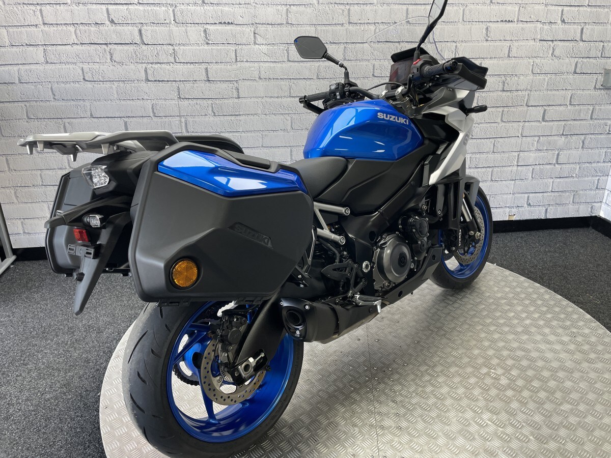 Suzuki GSX-S1000 GX+