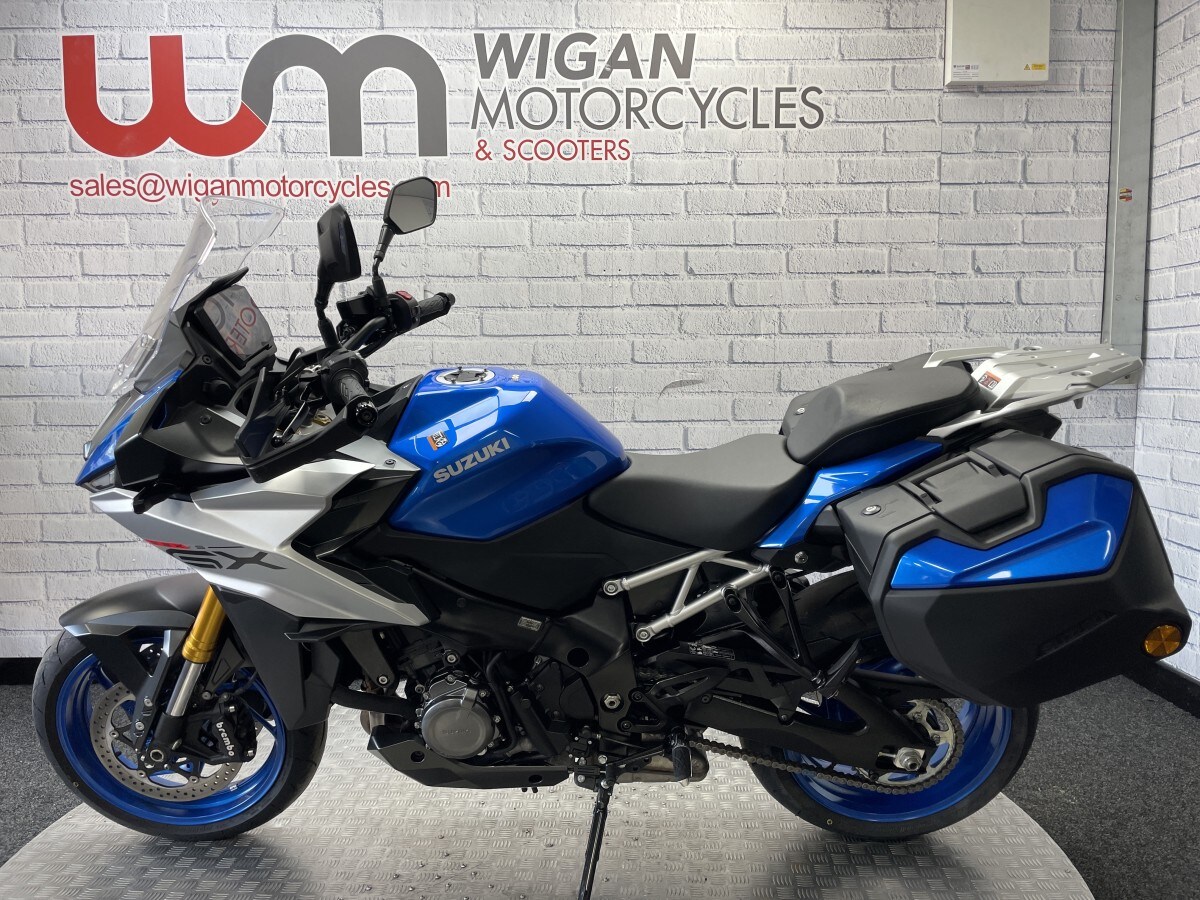 Suzuki GSX-S1000 GX+