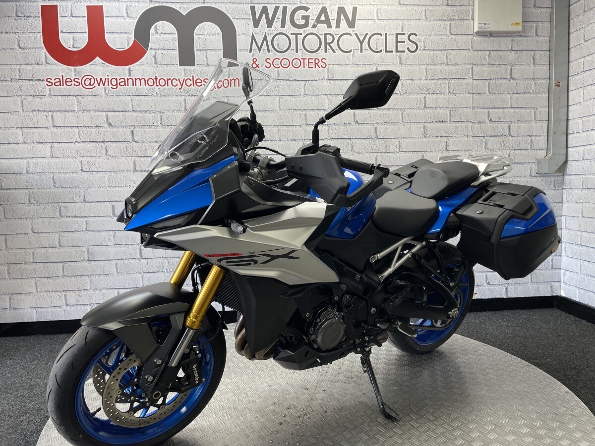 Suzuki GSX-S1000 GX+