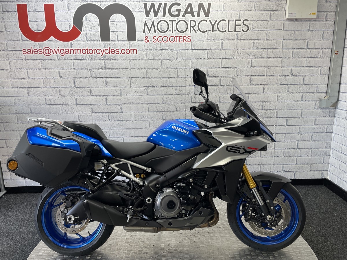 Suzuki GSX-S1000 GX+