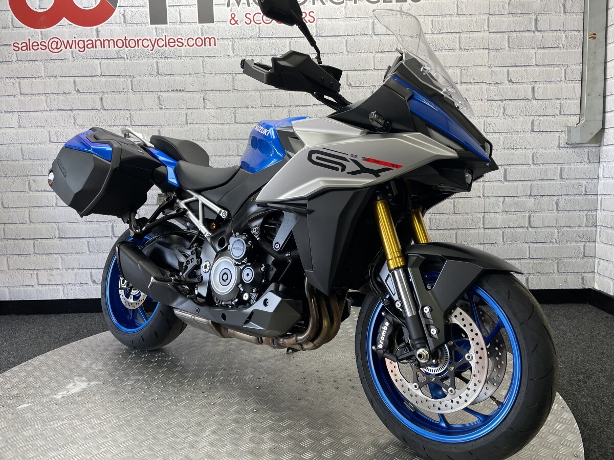 Suzuki GSX-S1000 GX+