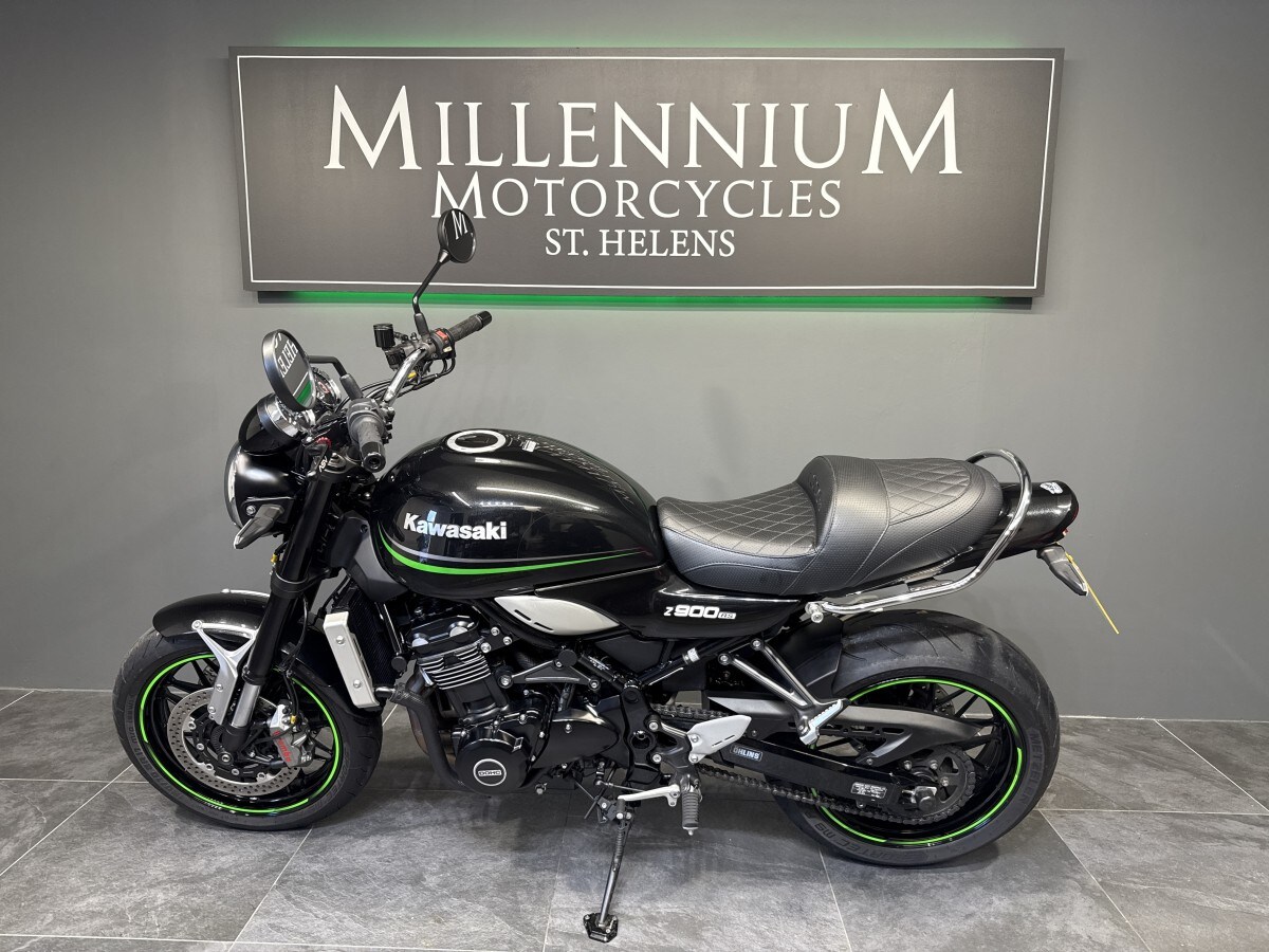 Kawasaki ZR 900 KMFNB