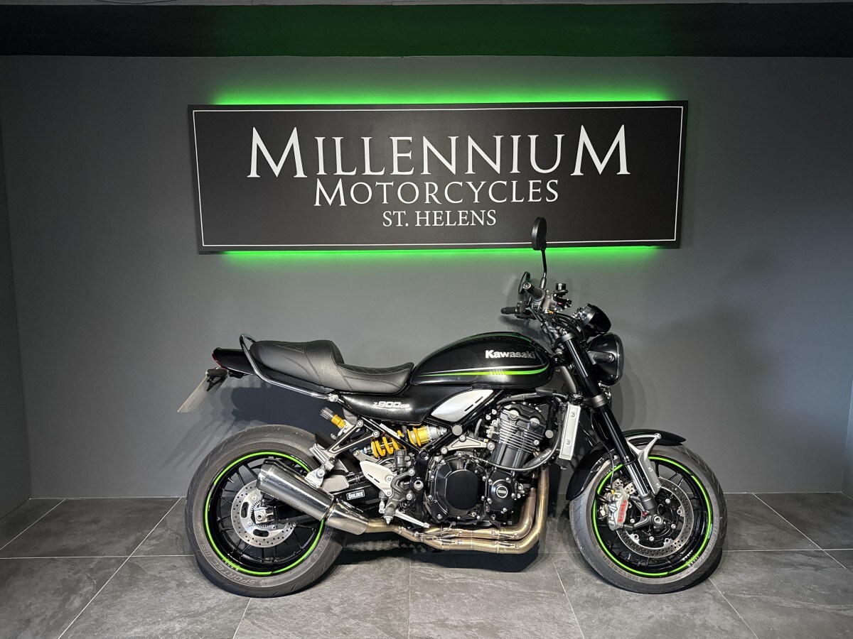 Kawasaki ZR 900 KMFNB
